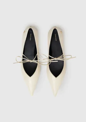 Nikki Flats - White