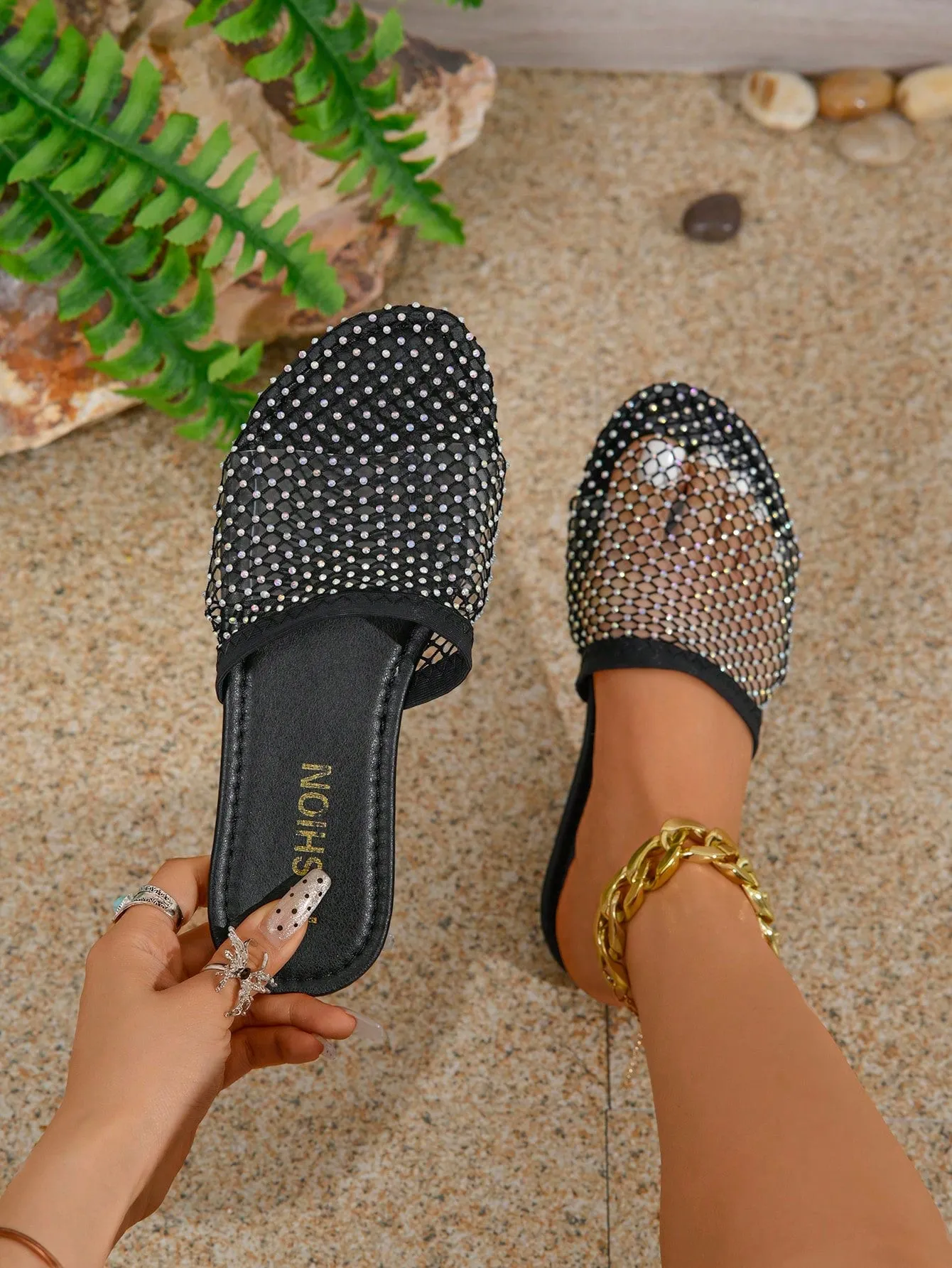 Summer New Arrival Women's Fashionable Casual Flat Sandals With Mesh Decoration, Rhinestone Details And Slip-On Design, Breathable White/Black/Gold/Pink Mesh Sandals, Roman Holiday Style, Perfect For Beachwear And Any Modern Fashion Outfit