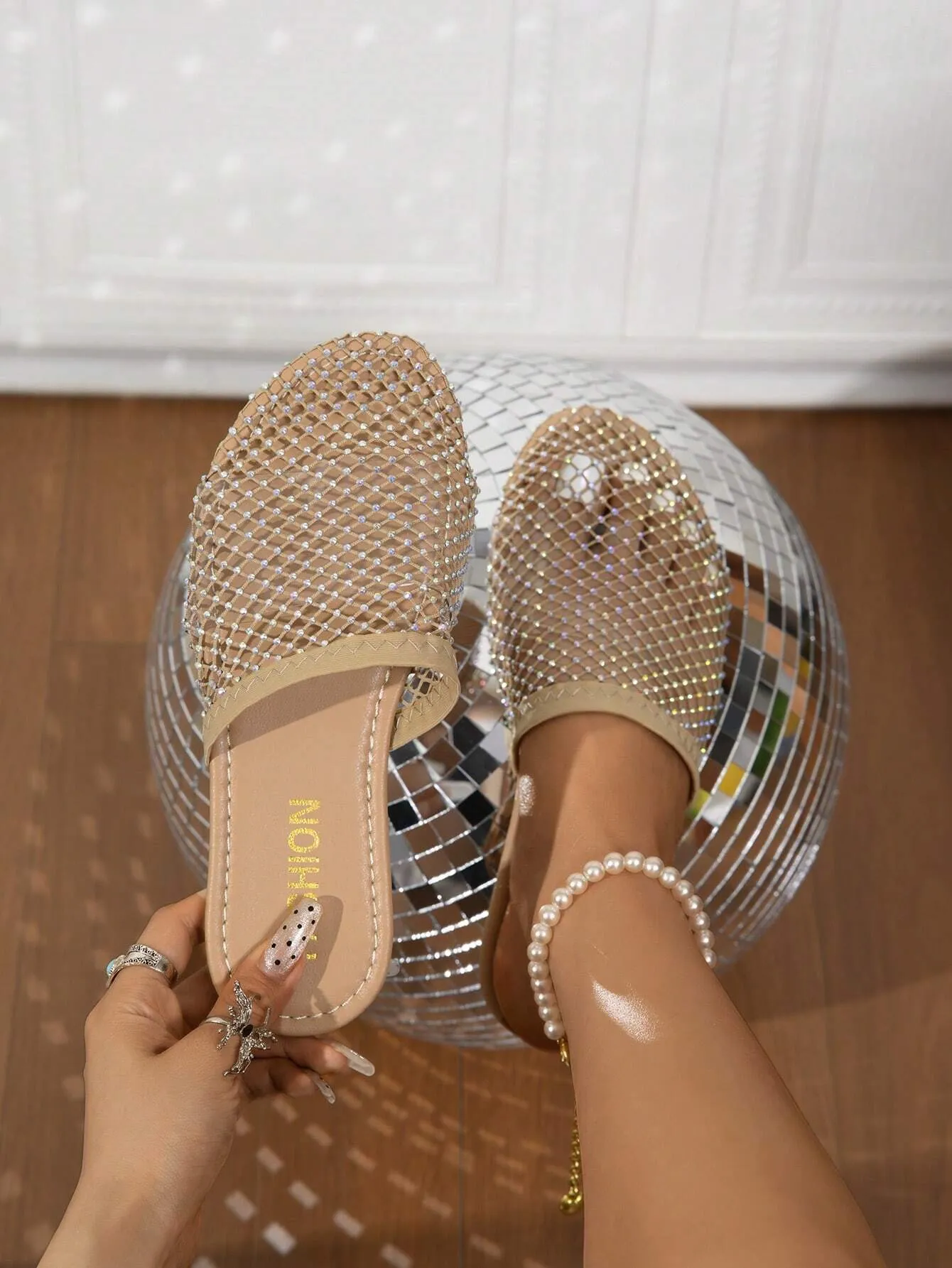 Summer New Arrival Women's Fashionable Casual Flat Sandals With Mesh Decoration, Rhinestone Details And Slip-On Design, Breathable White/Black/Gold/Pink Mesh Sandals, Roman Holiday Style, Perfect For Beachwear And Any Modern Fashion Outfit